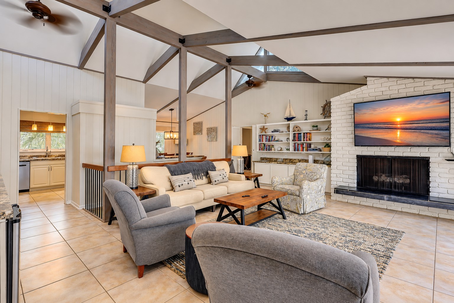 16 Painted Bunting - Main Floor Living Area