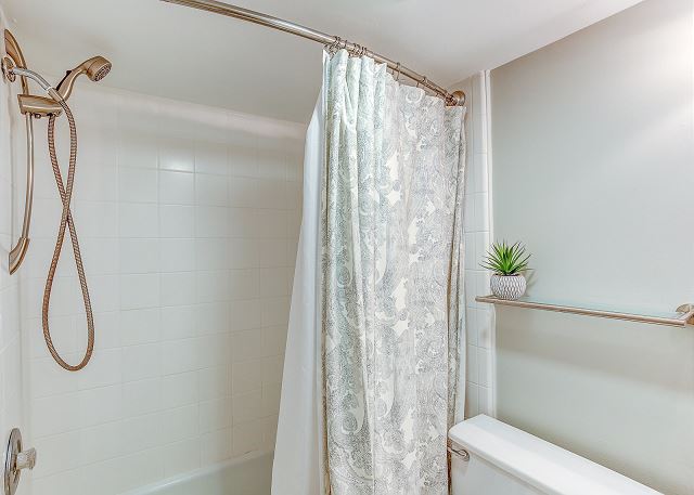 1st Floor Queen Suite
