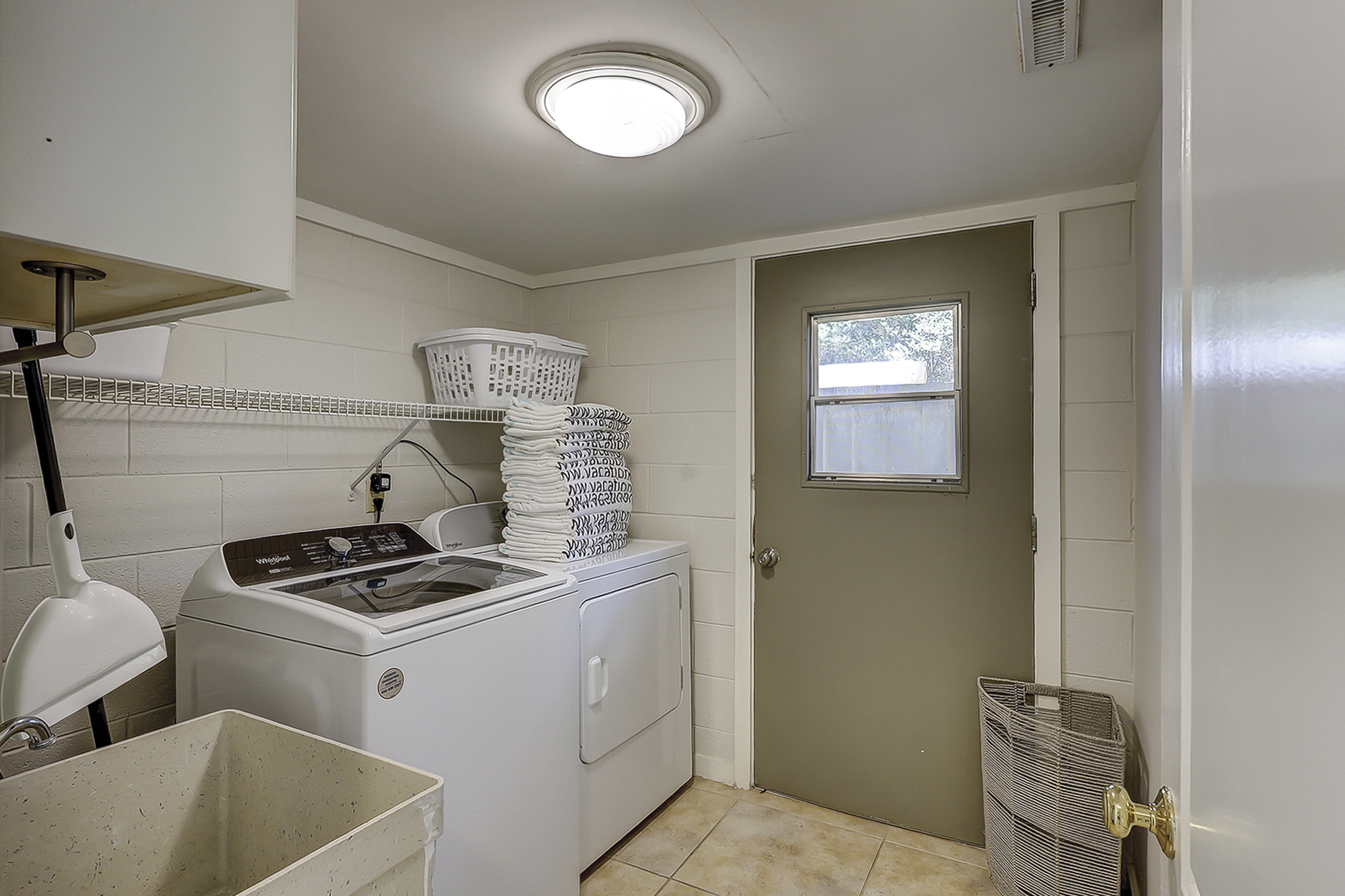 16 Painted Bunting - Laundry Room