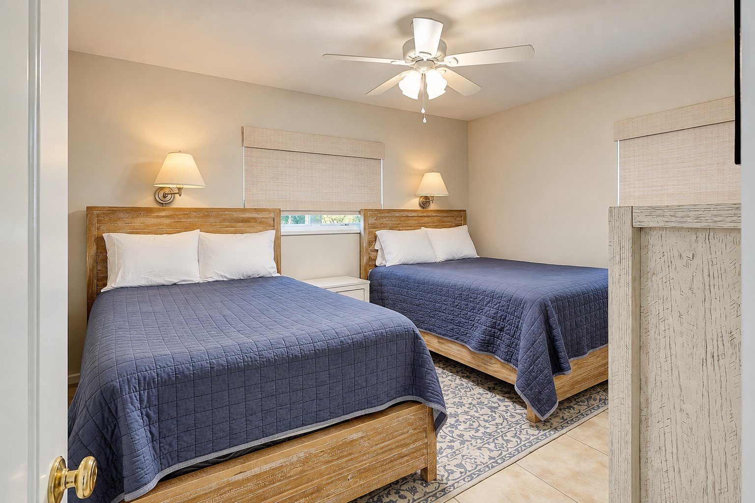 16 Painted Bunting - Main Floor Guest Bedroom
