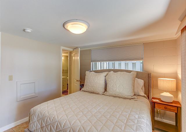 1st Floor Queen Suite