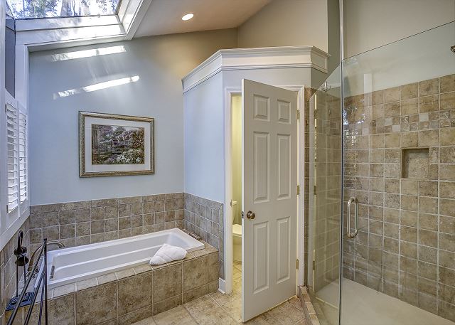 King Suite Full Bathroom