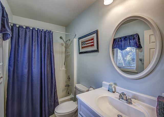 Guest Full Bathroom