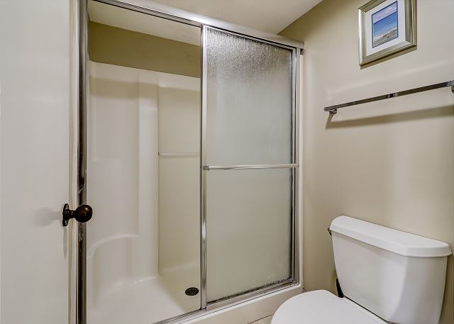 King Suite Full Bathroom