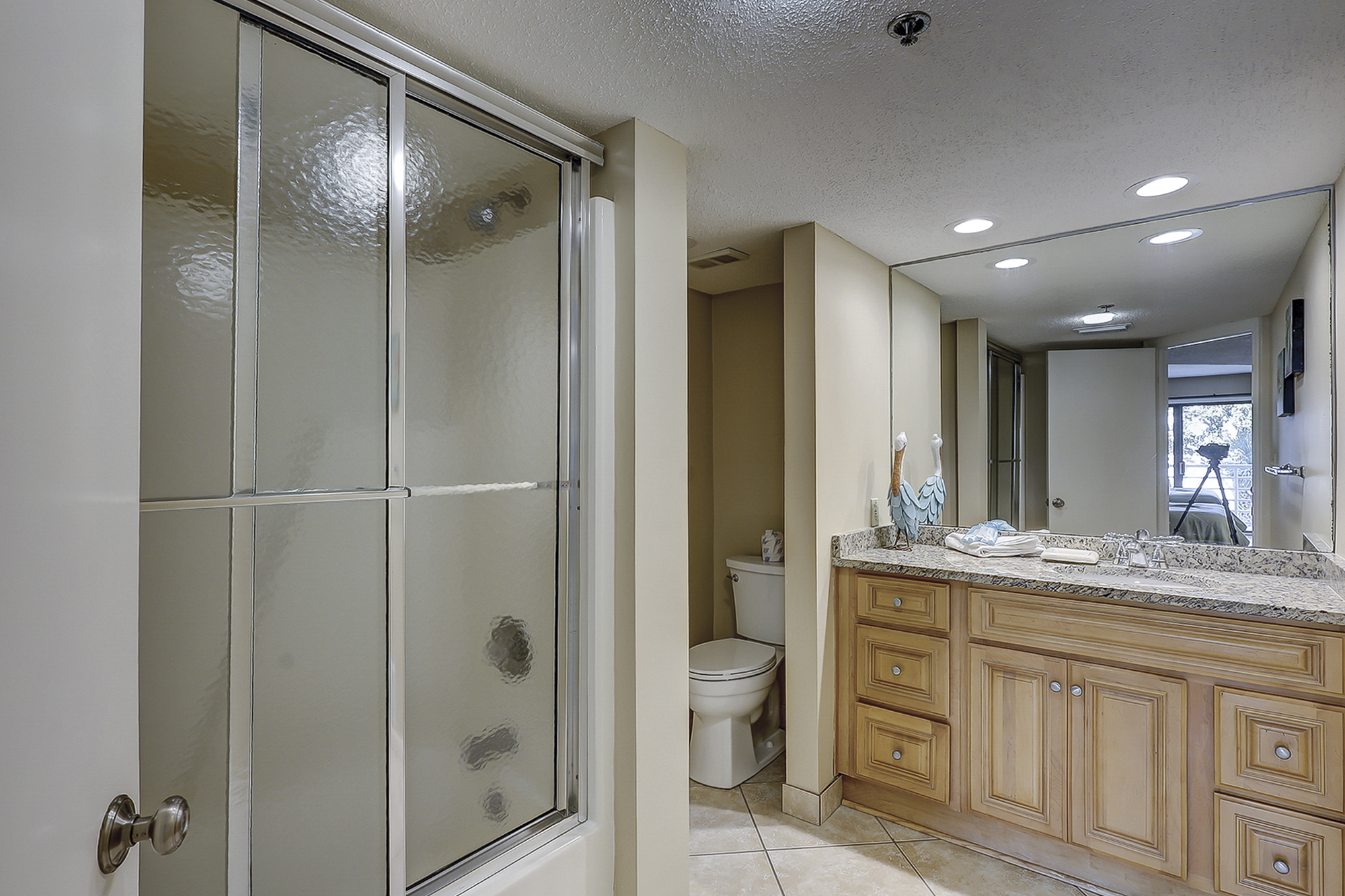Guest Suite Full Bathroom