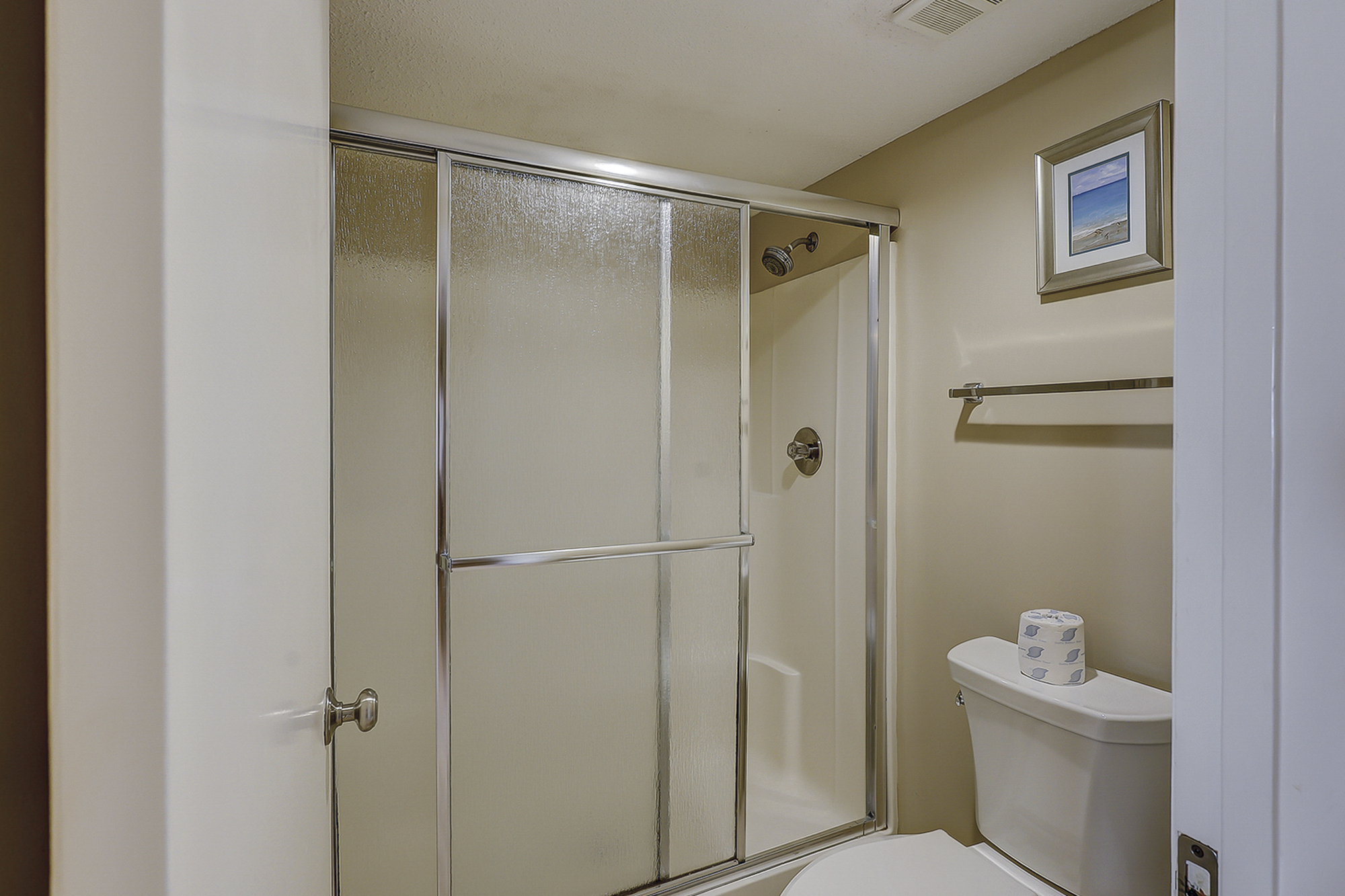 King Suite Full Bathroom