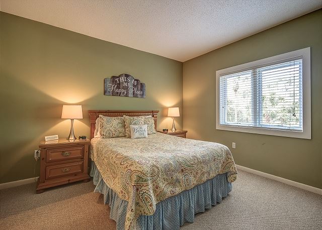 Queen Bedroom