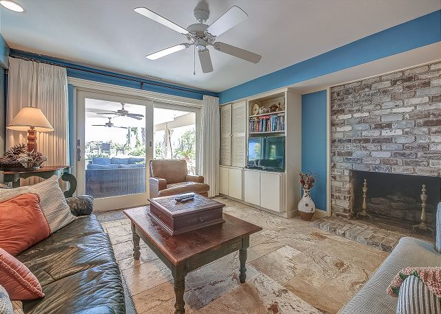 1st Floor Family Room
