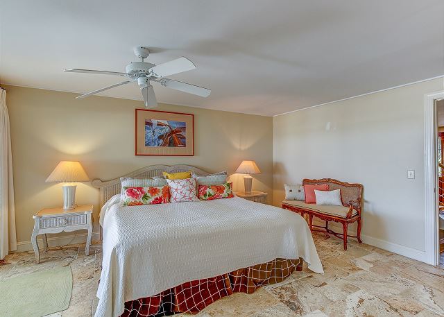 1st Floor King Bedroom