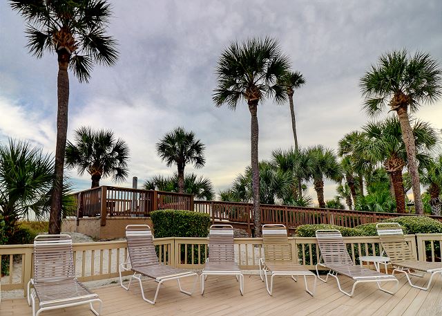 Sundeck and Beach Access