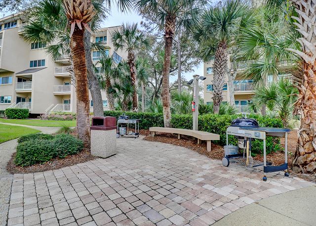 Captains Walk Grilling Area