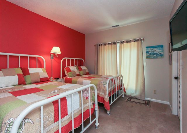1st Floor Guest Suite - 2 Double Beds