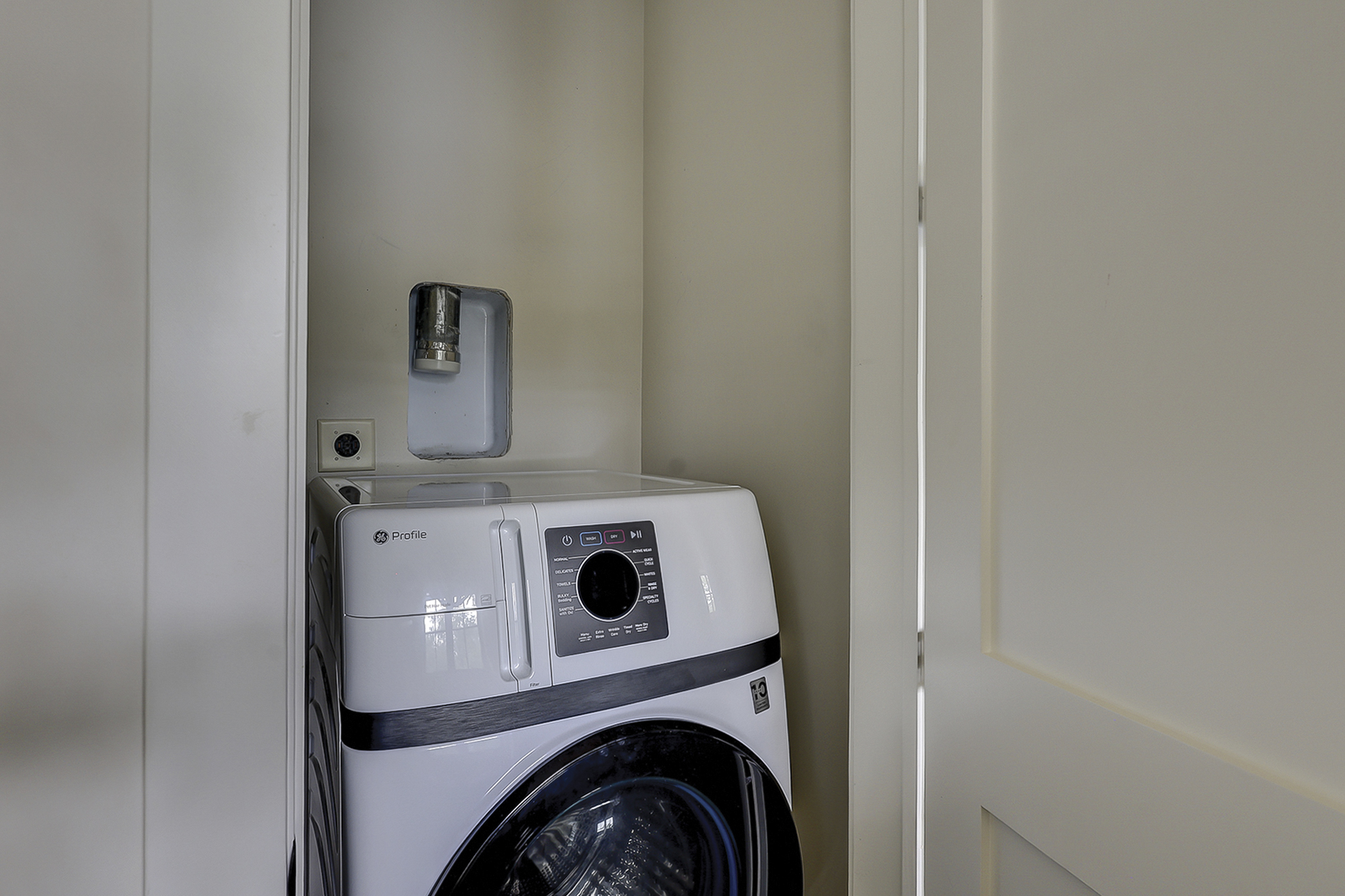 Main Floor - All in 1 Laundry Unit