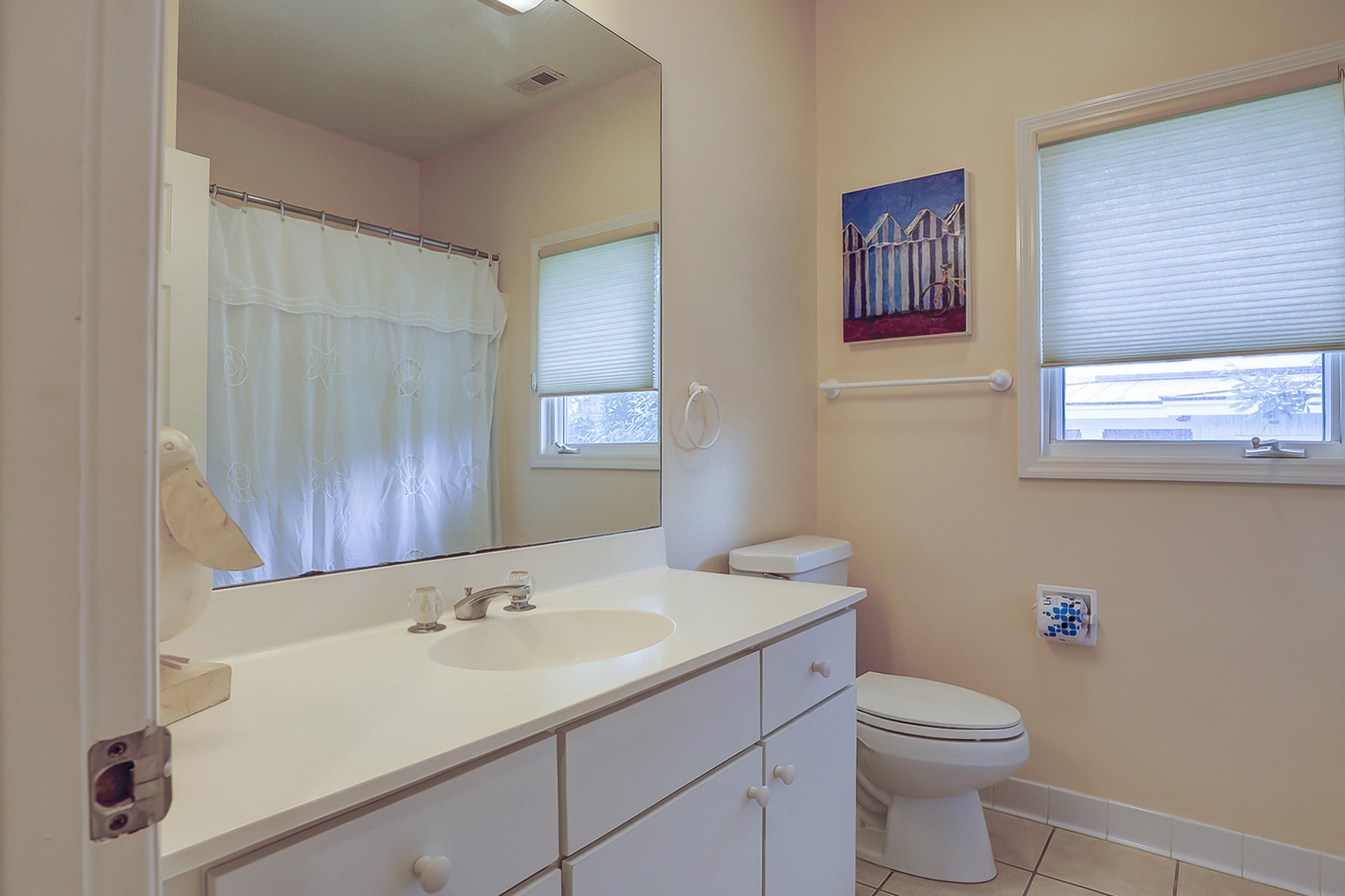 King Suite Full Bathroom