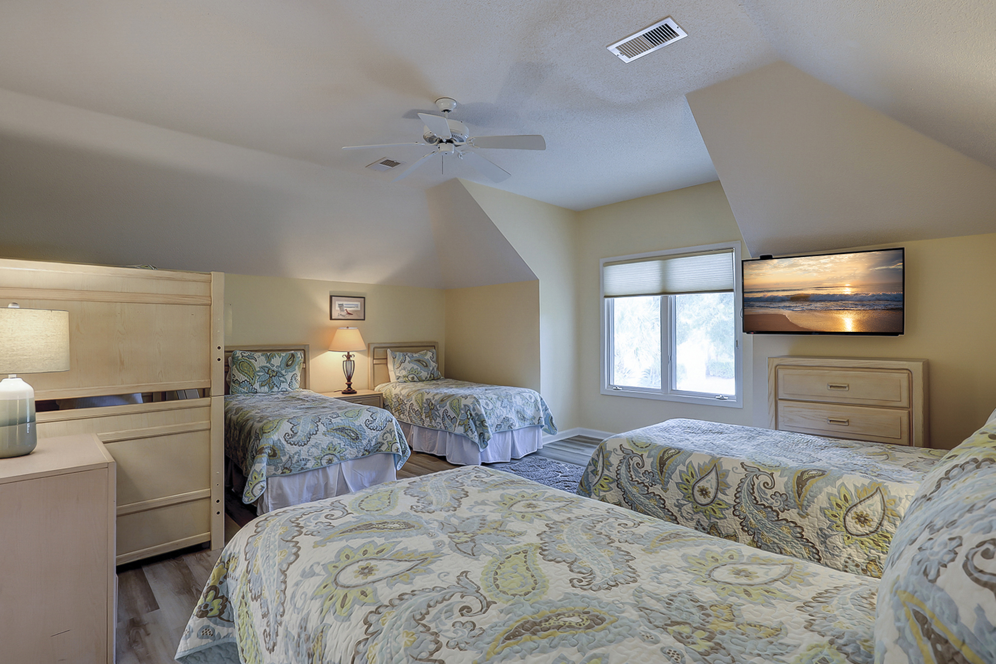 2nd Floor Guest Suite - Sleeps 6