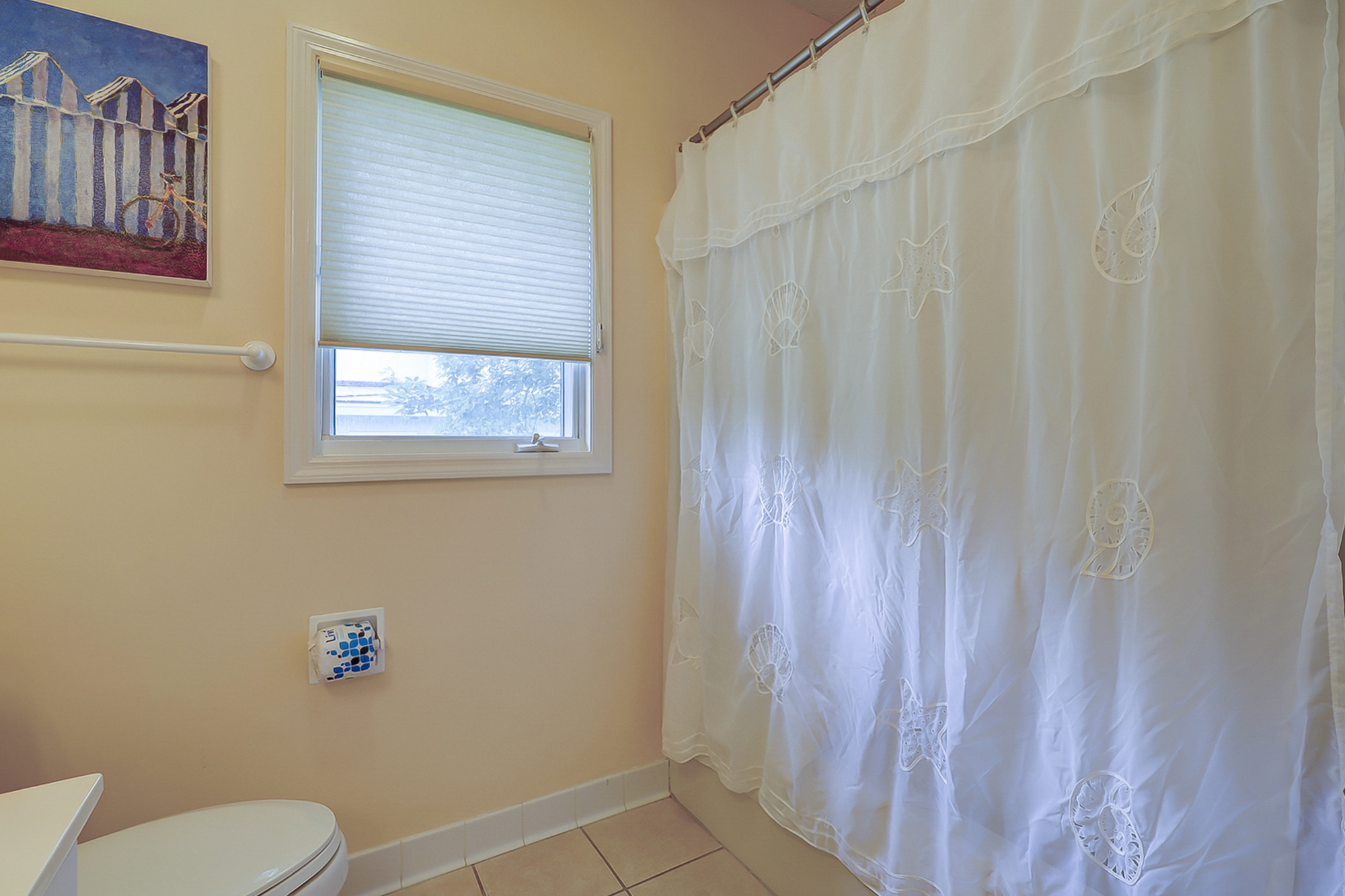 King Suite Full Bathroom