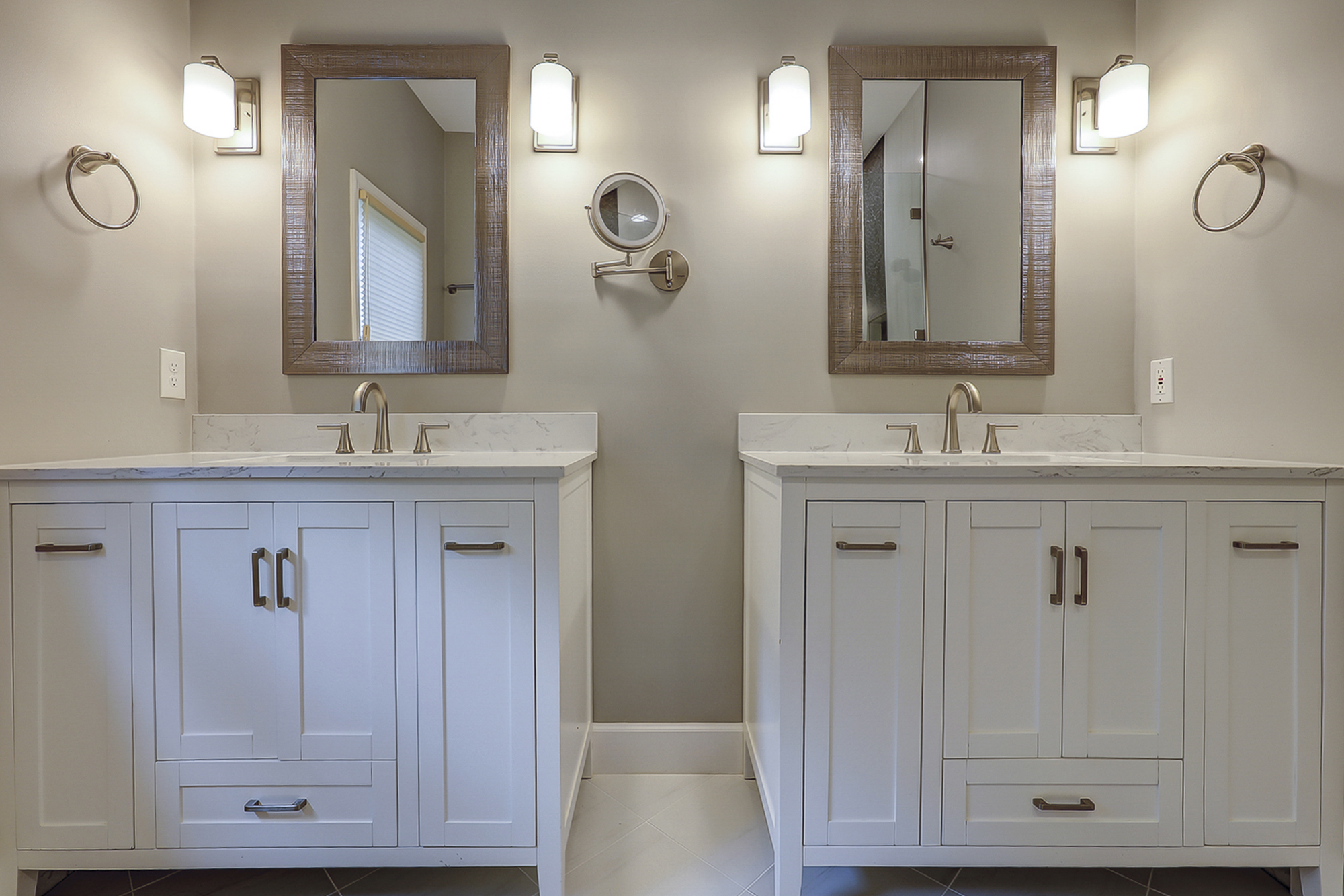 King Suite Full Bathroom