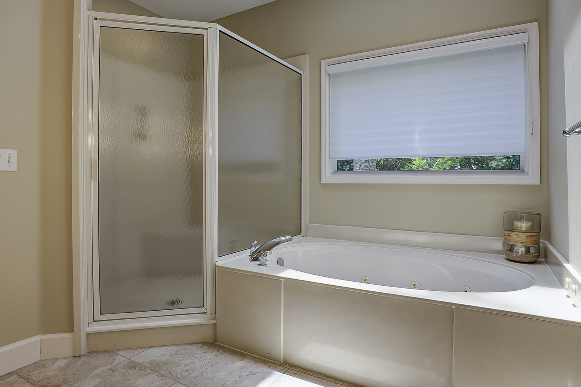 King Suite Full Bathroom