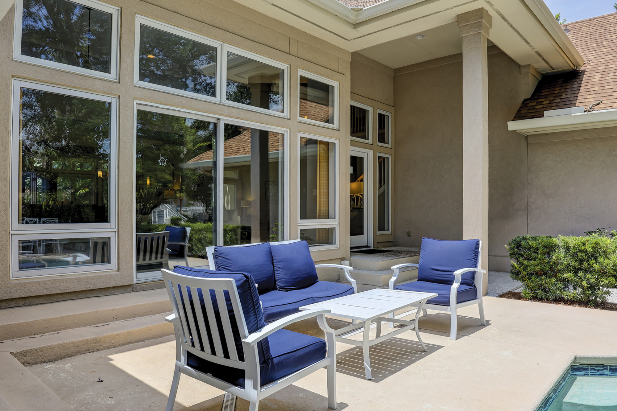 Conversation Area Poolside