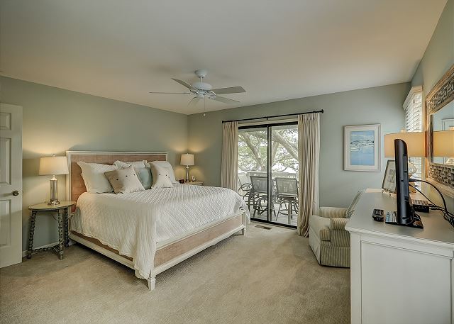1st Floor King Suite