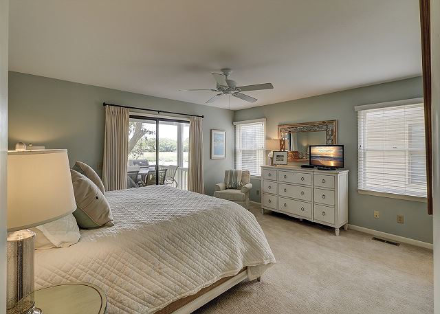 1st Floor King Suite