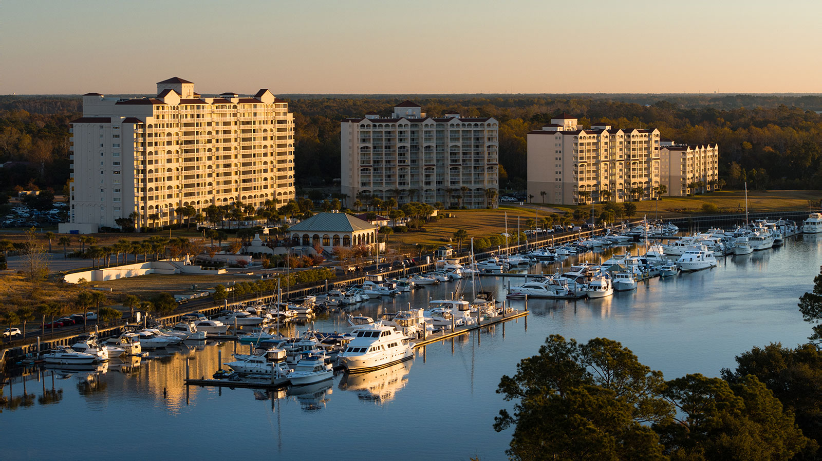 Barefoot Resort and Yacht Club - Havens 435 5