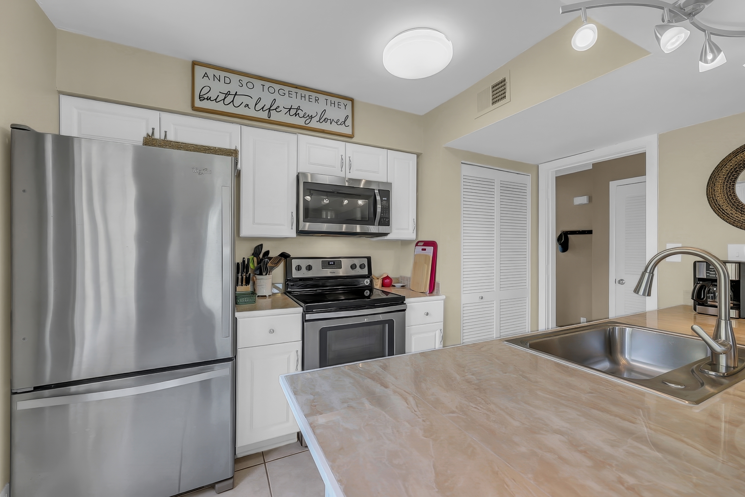 Baytree 72 - Stunning 3 BR Condo 7