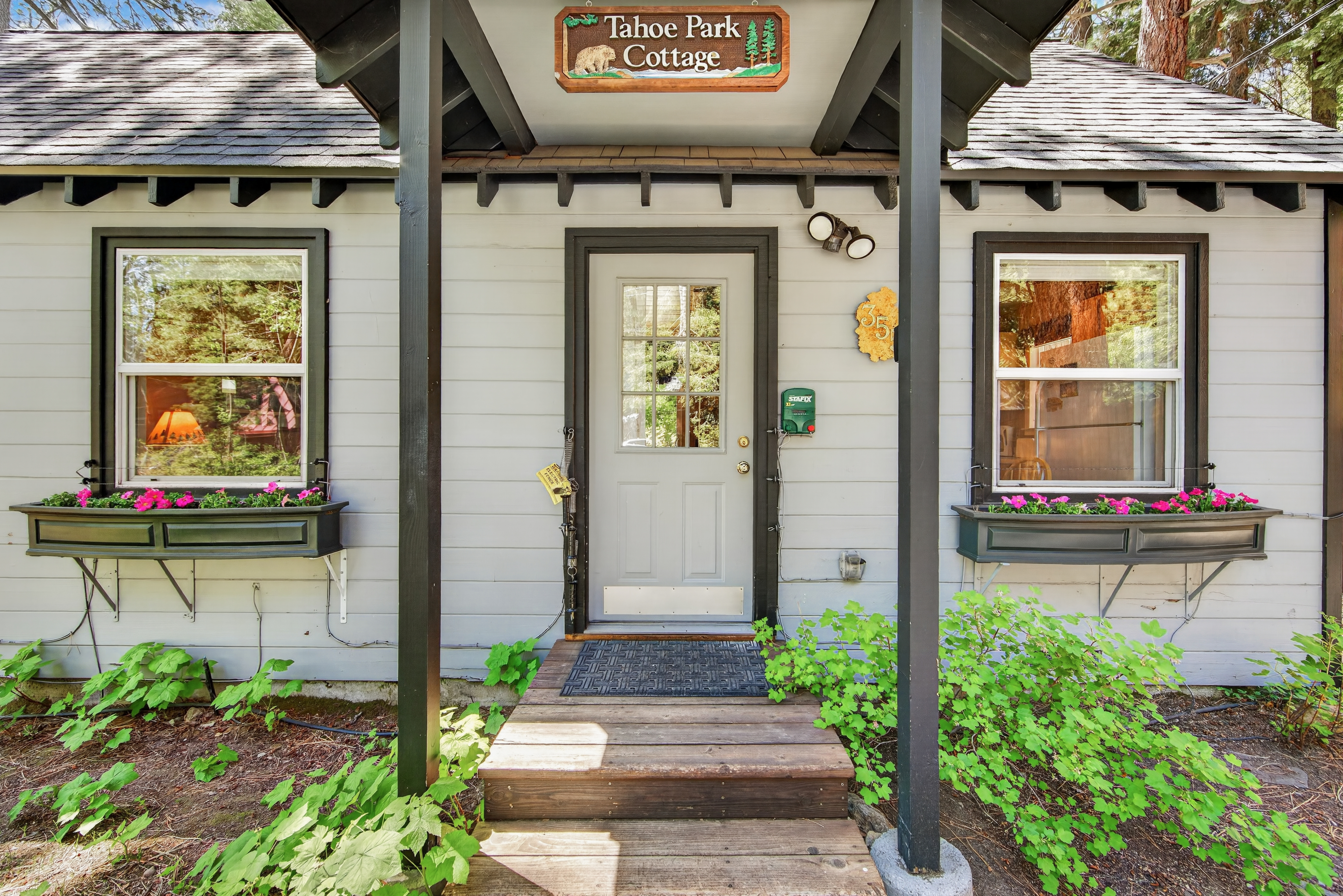 Listing Image 7 for Tahoe Park Cottage