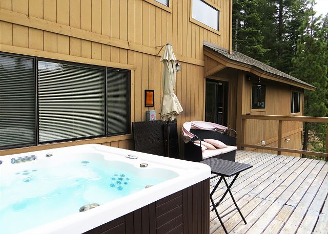 Snowflake Lodge-3 bed, 2 bath-HOT TUB