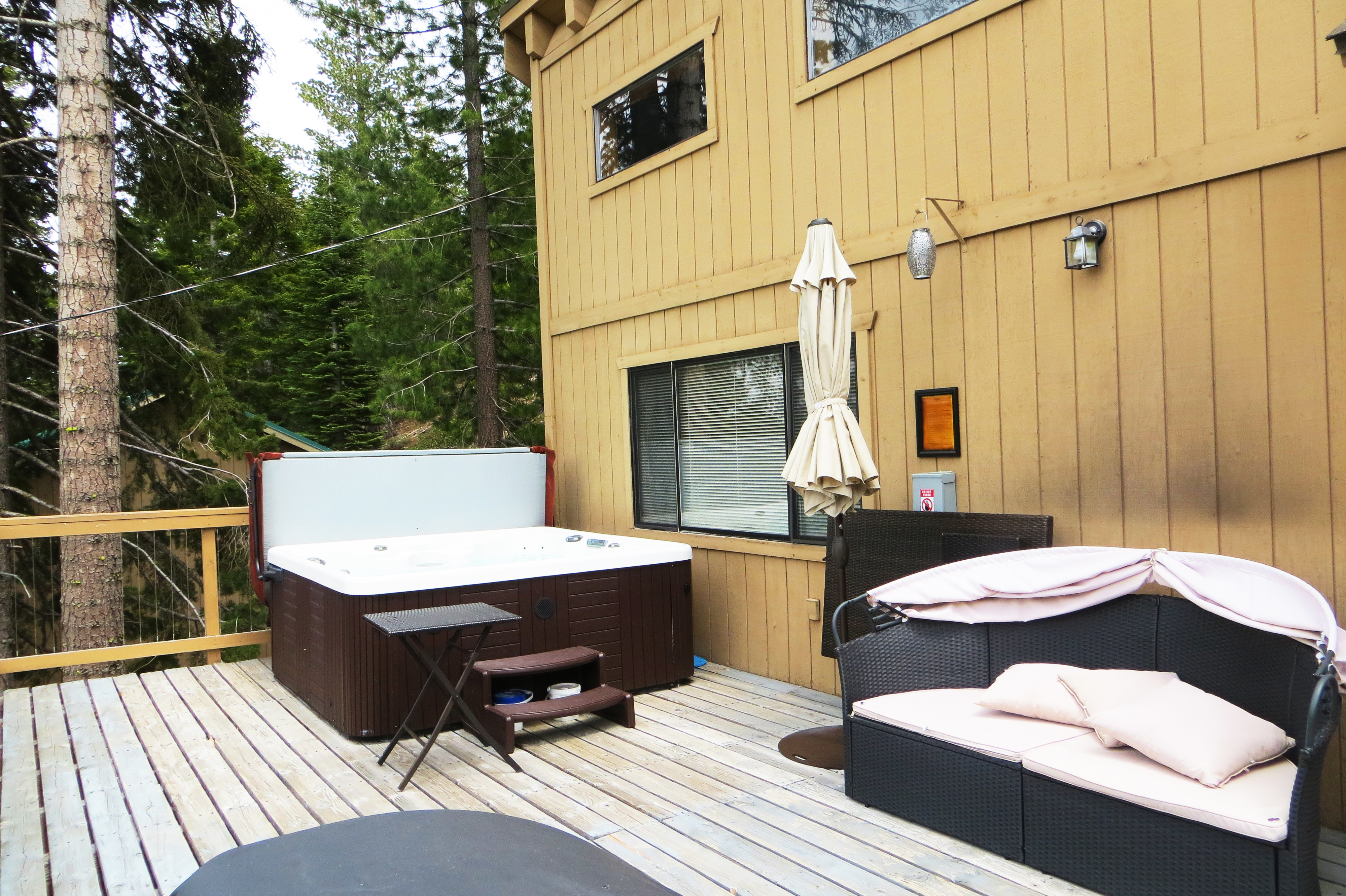 Listing Image 28 for Snowflake Lodge-3 bed, 2 bath-HOT TUB