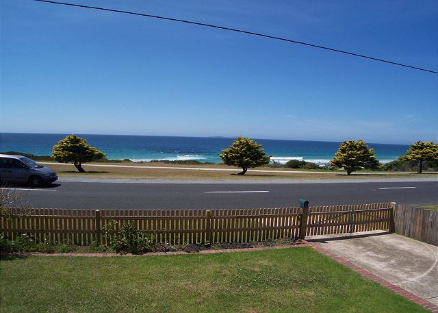 23 Dalmeny Drive - Beachside Cottage