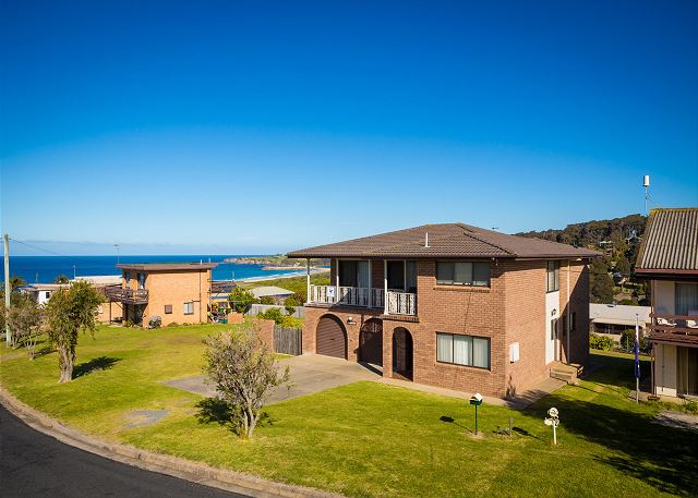 Grandview House - Ocean Views