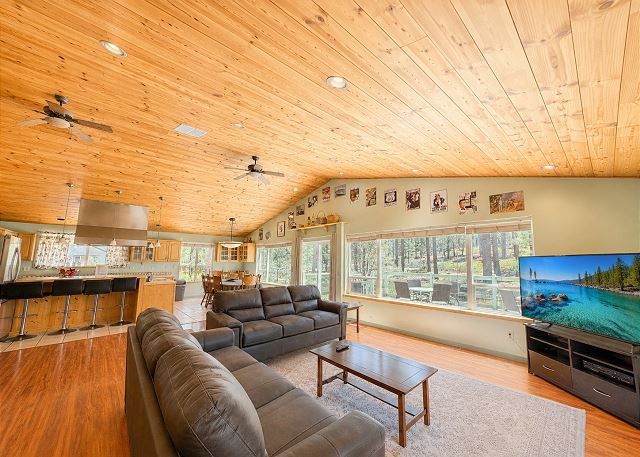 Spacious Lake Tahoe Retreat (SL101)