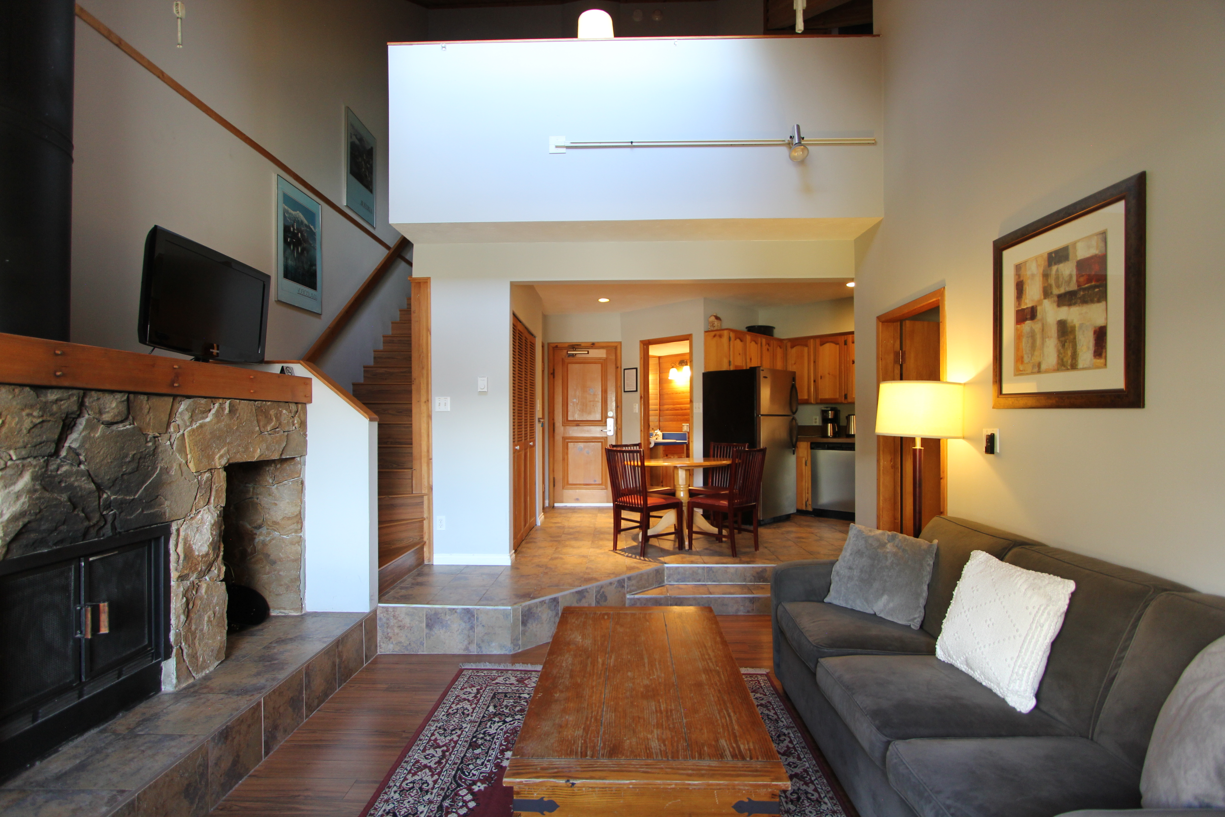 Rainbow Suite 1-Bedroom +Loft #3