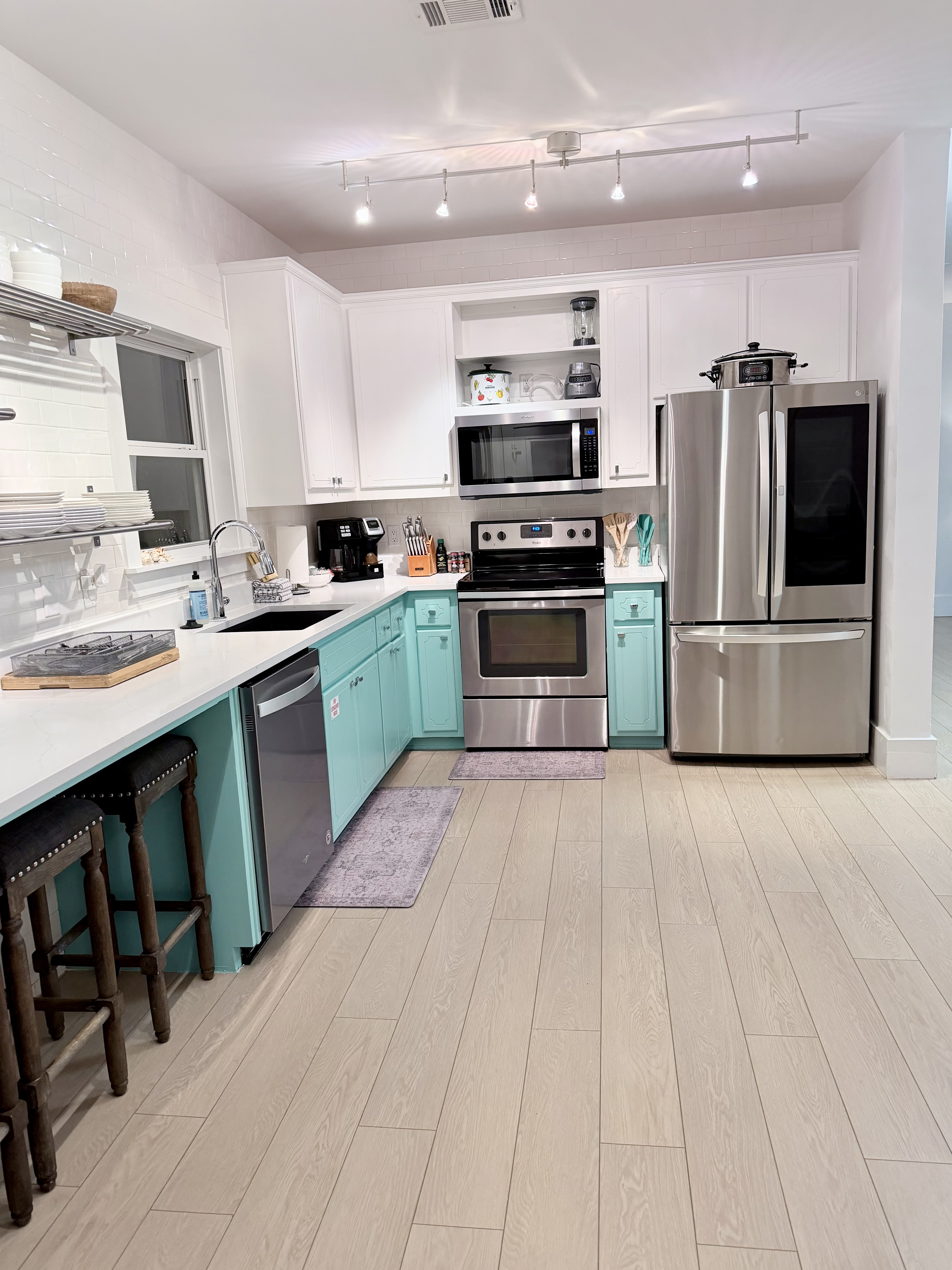 Full Size kitchen