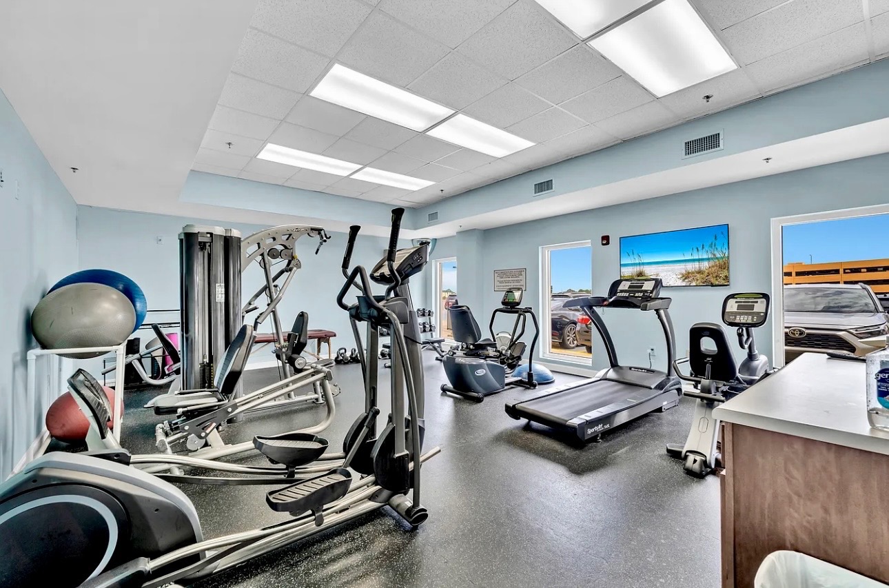 Sunsets and Champagne/ Ocean Front/ Ocean View/ 2 Beach Chairs included | Photo 15