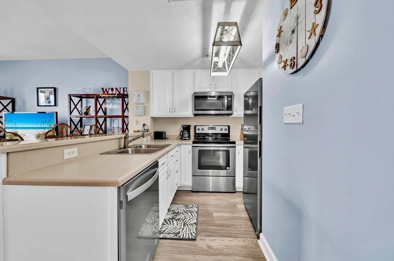 Sunsets and Champagne/ Ocean Front/ Ocean View/ 2 Beach Chairs included | Photo 3