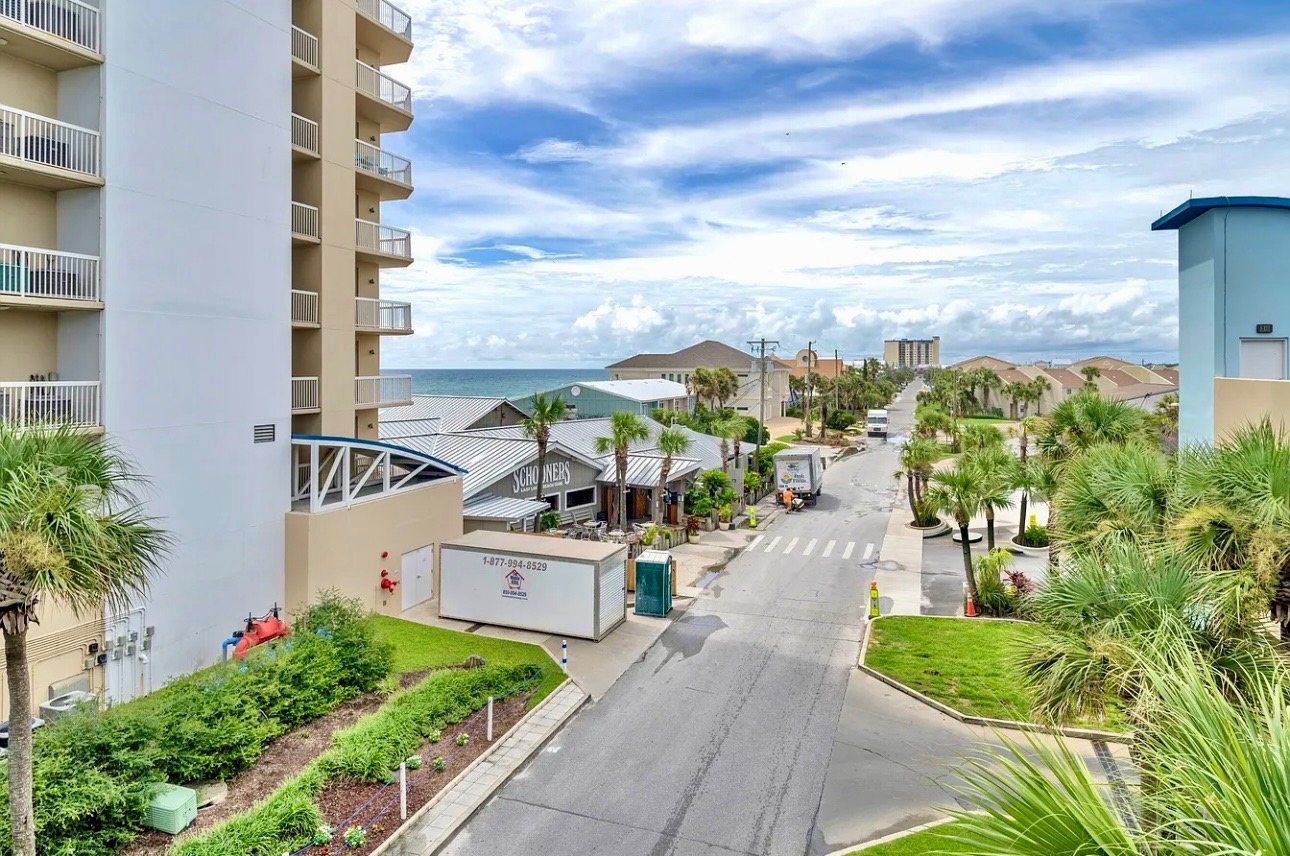 Sunsets and Champagne/ Ocean Front/ Ocean View/ 2 Beach Chairs included | Photo 7
