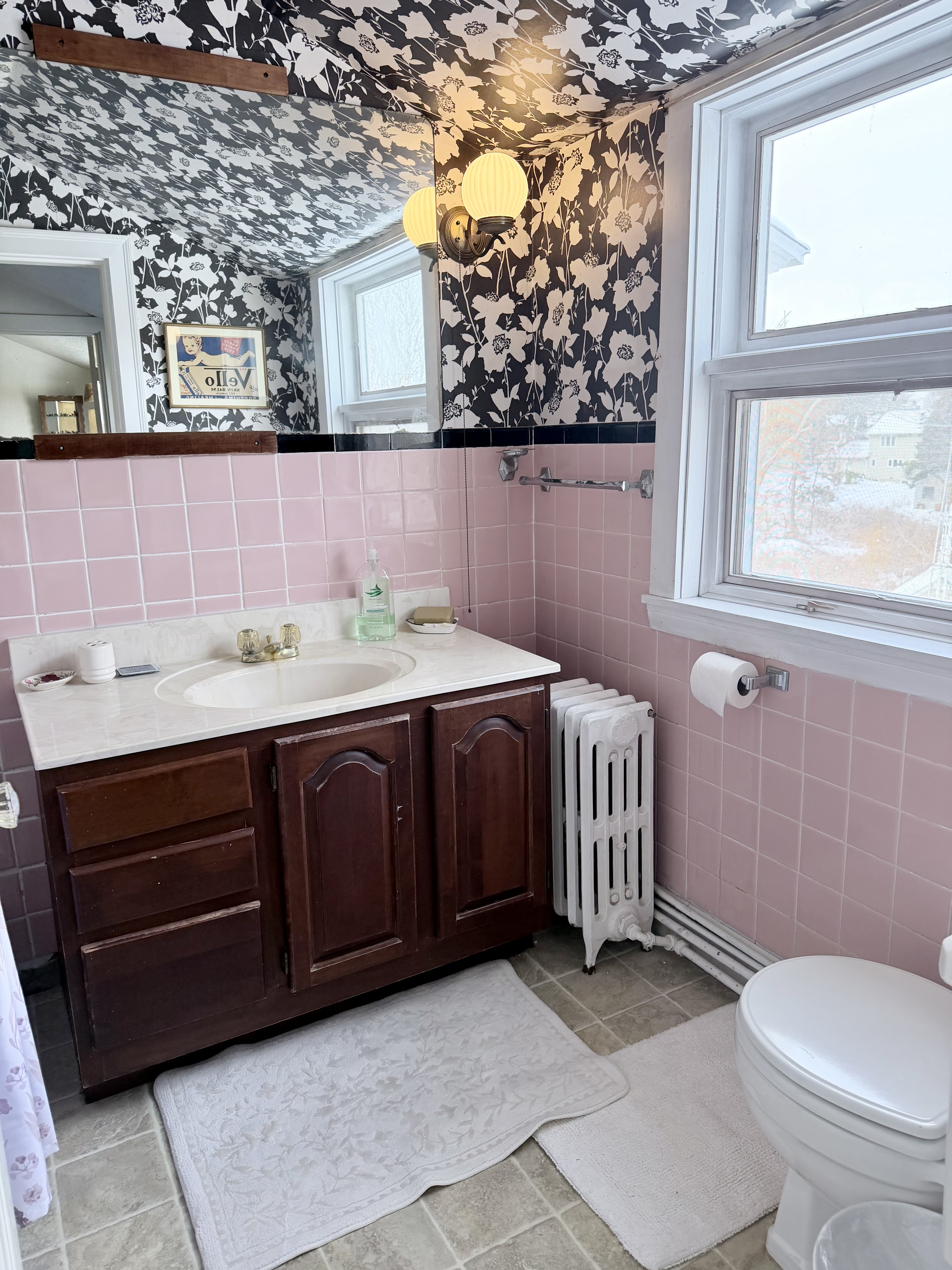Guest second full size bathroom upstairs