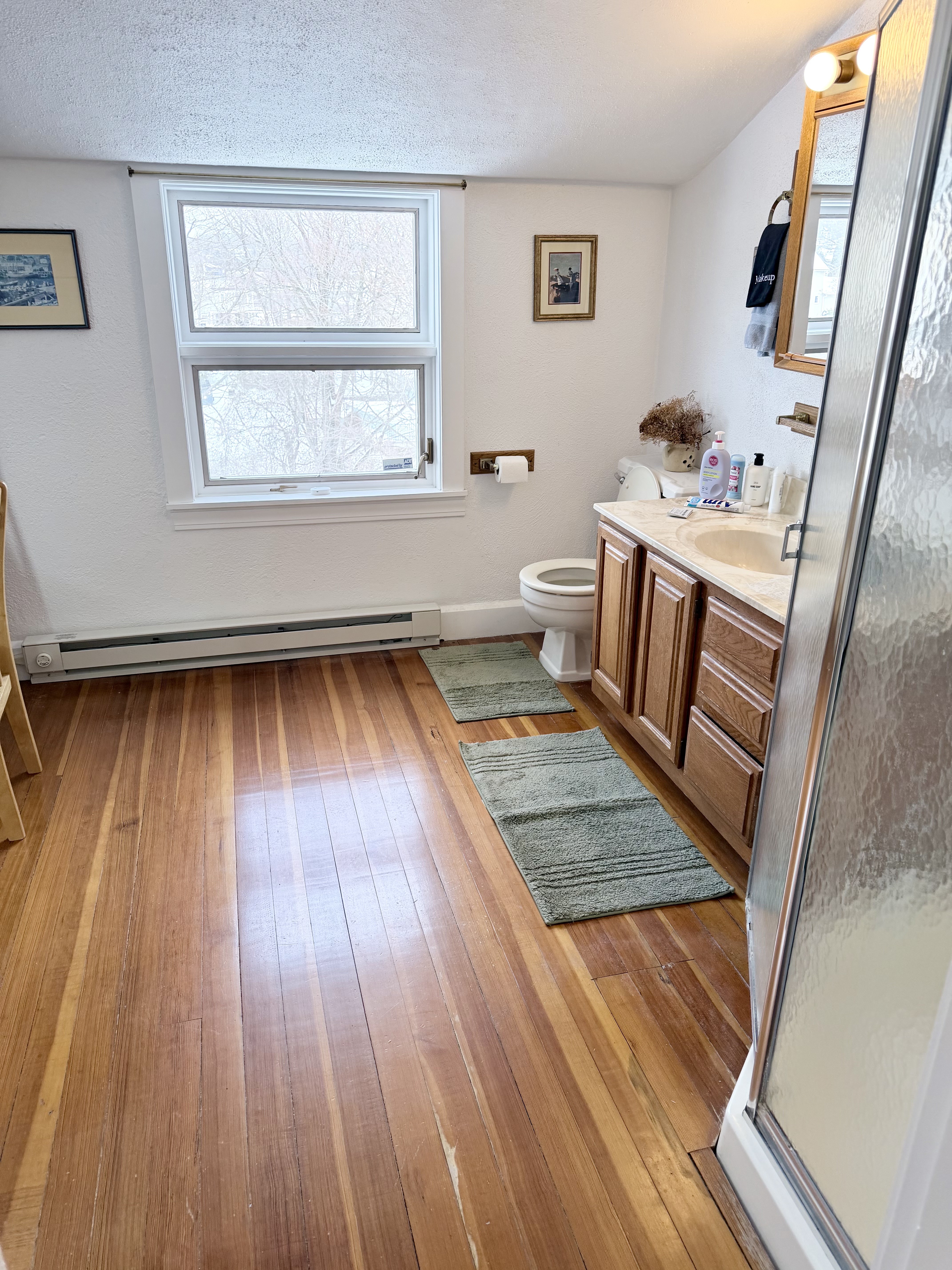 Master Bedroom, Bathroom that\'s connected bedroom