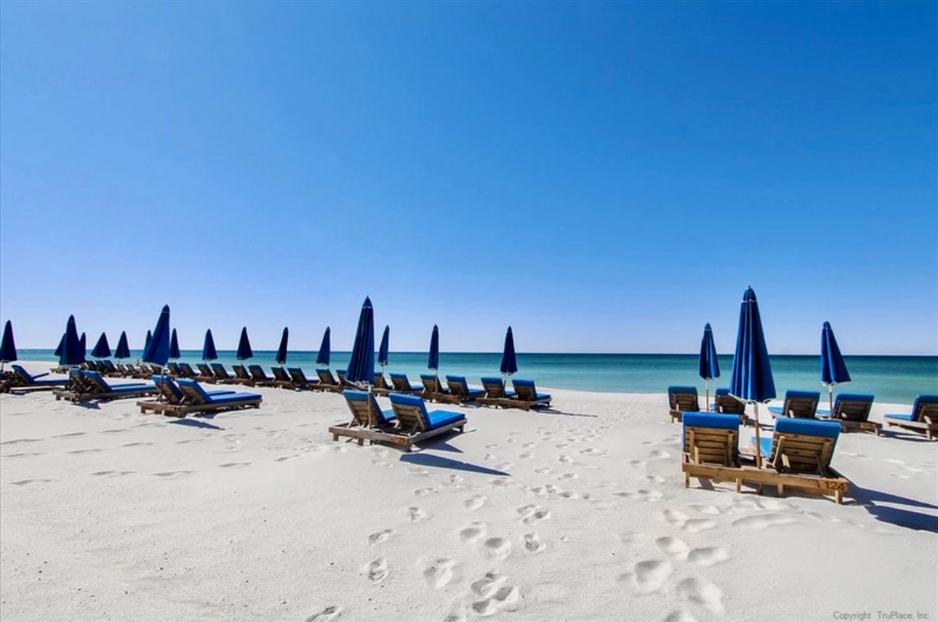 Sea-shells/2 beach chairs & umbrella/Ocean Front | Photo 18