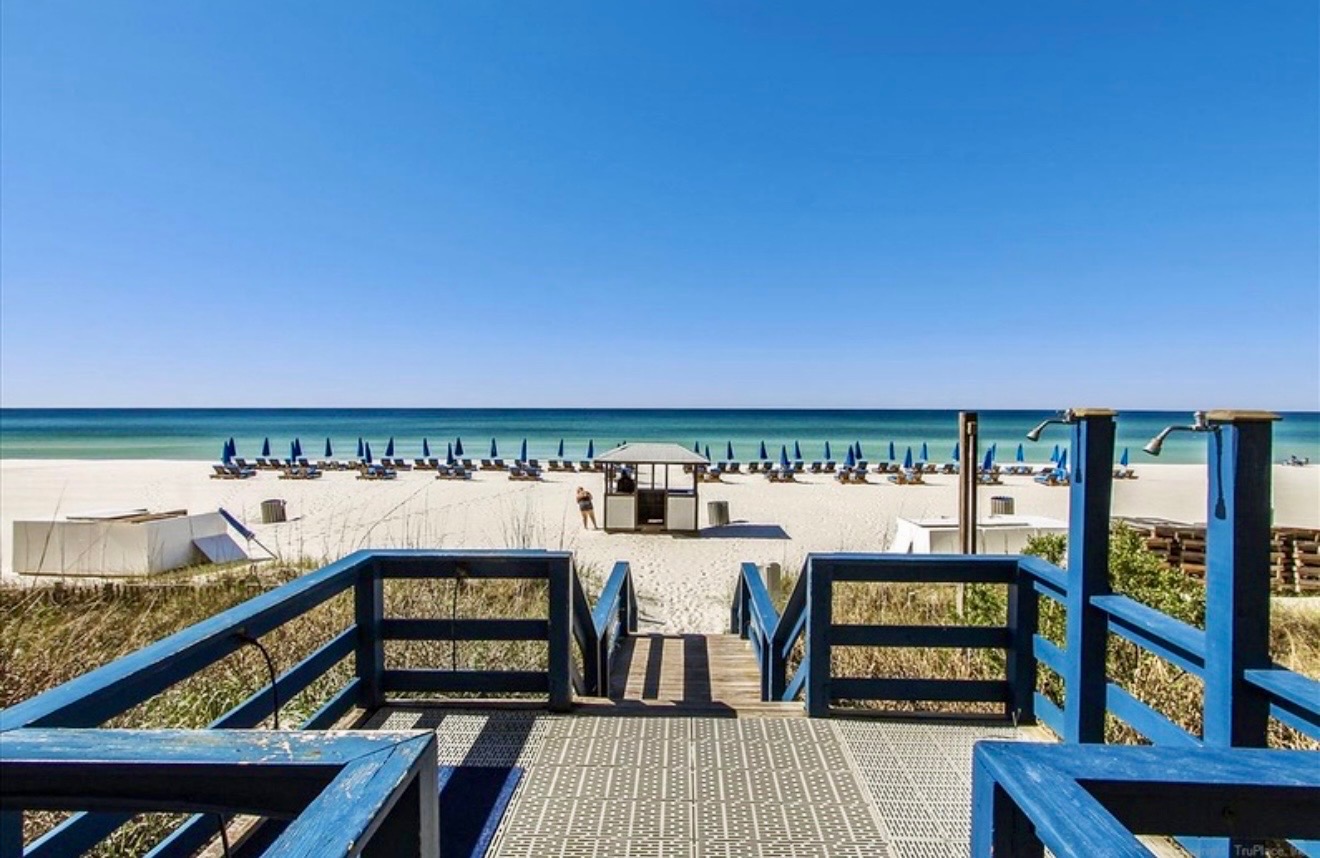 Sea-shells/2 beach chairs & umbrella/Ocean Front | Photo 1