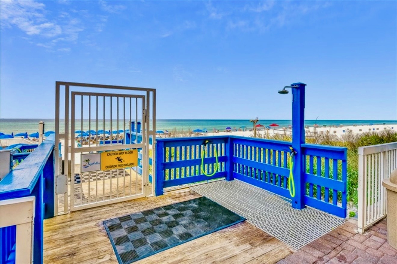 Sea-shells/2 beach chairs & umbrella/Ocean Front | Photo 14