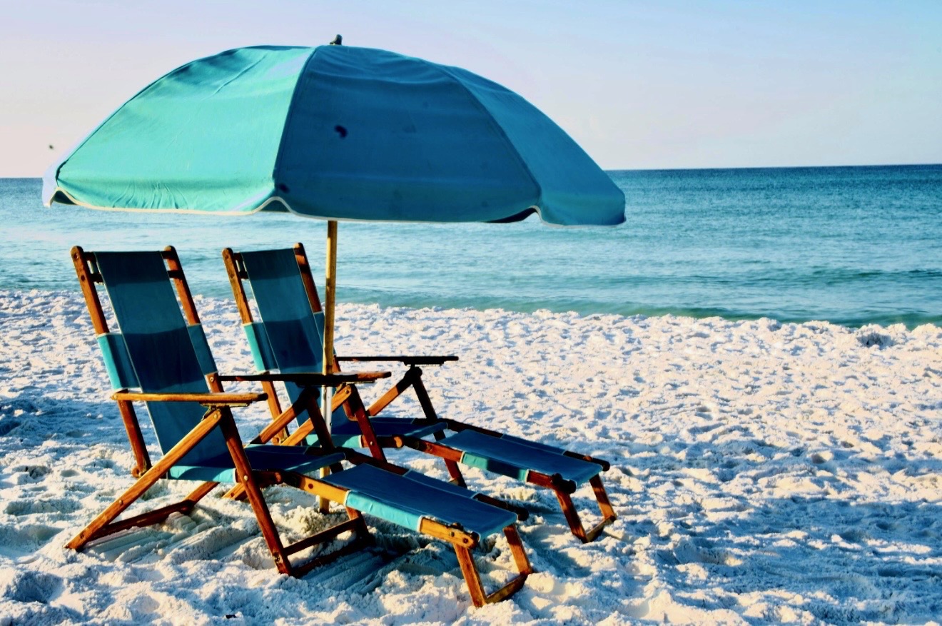 Sea-shells/2 beach chairs & umbrella/Ocean Front