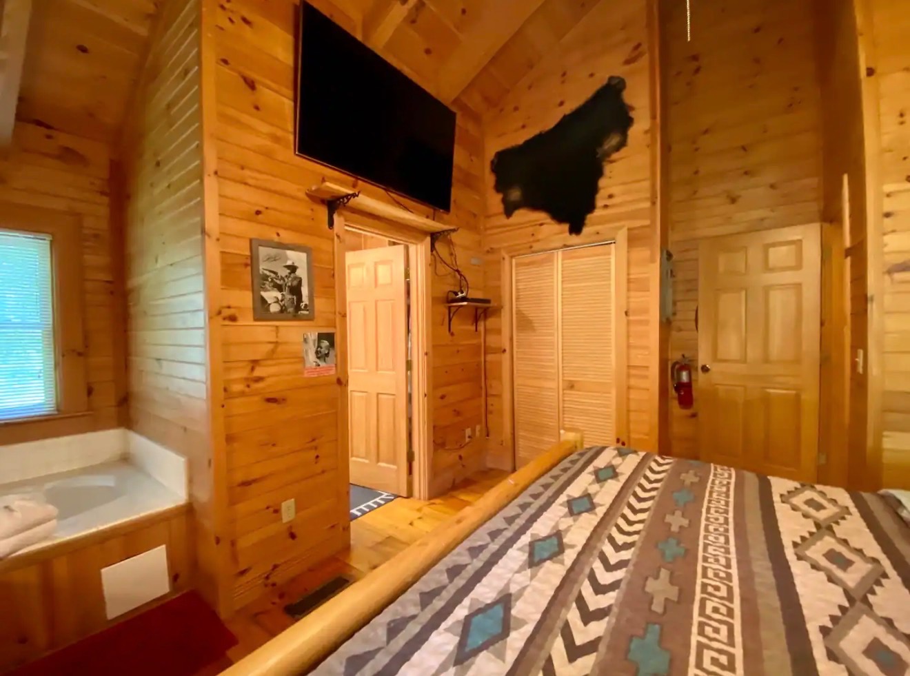 2 Bd 2 bth/HOT TUB/Mountain Views | Photo 5
