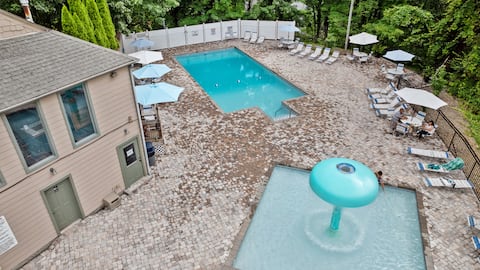 2bd/2bth/3Pools/BearSightings | Photo 13