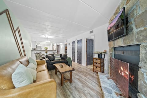 2bd/2bth/3Pools/BearSightings | Photo 6